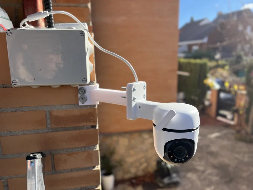 Giá treo góc cho camera Tapo C520WS và C510W - Image 1