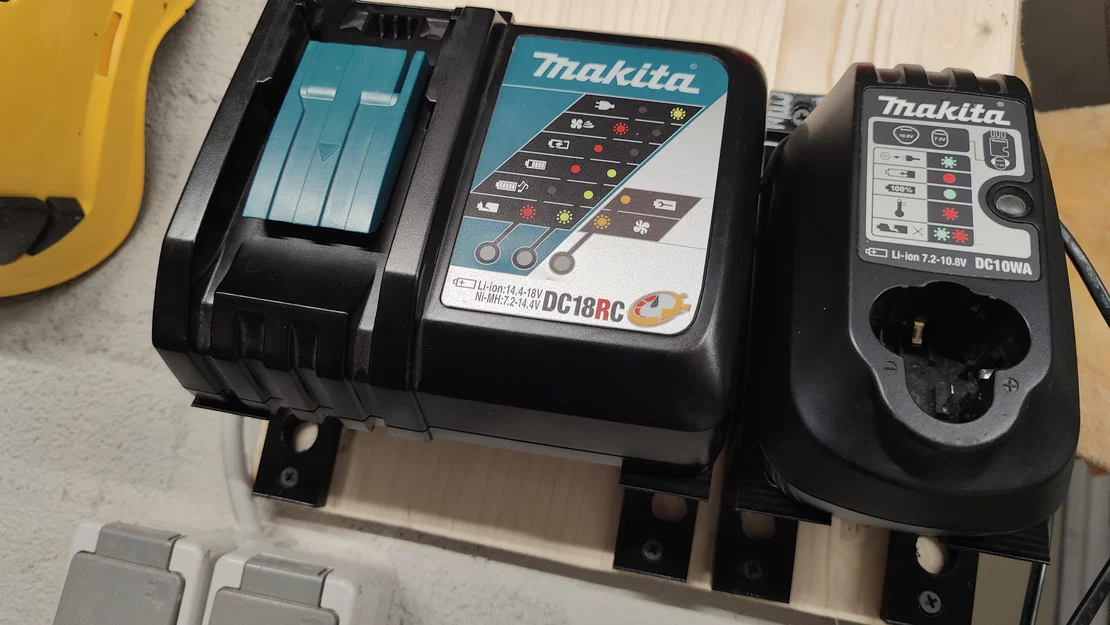 Giá treo tường cho sạc Makita DC18RC - Image 1