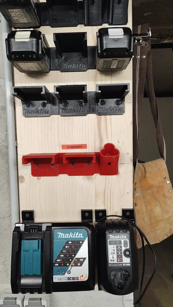 Giá treo tường cho sạc Makita DC18RC - Image 2