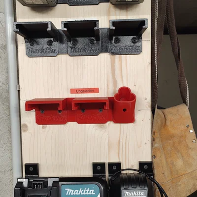 Giá treo tường cho sạc Makita DC18RC