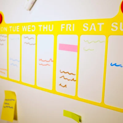 Bảng kế hoạch công việc hàng tuần in 3D tiện lợi (Whiteboard Schedule)