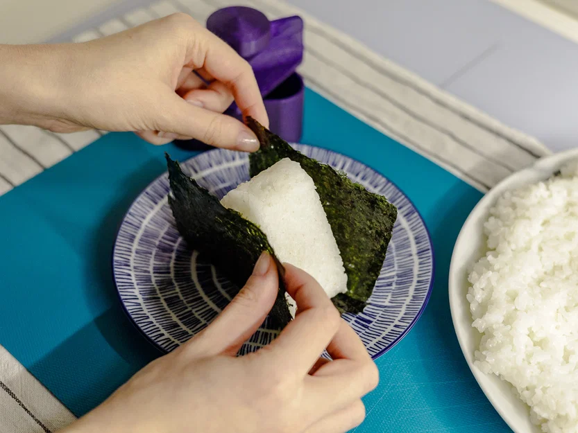 Khuôn Ép Cơm Nắm Onigiri (Onigiri Rice Ball Press Mould) - Image 14