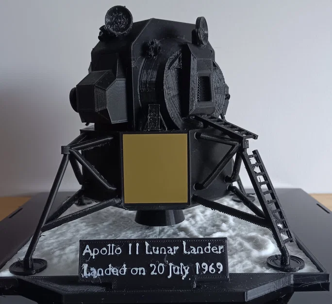 Mô hình tàu đổ bộ mặt trăng Apollo 11 - Image 2