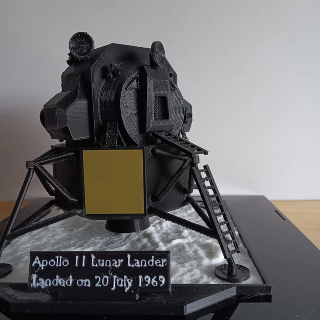 Mô hình tàu đổ bộ mặt trăng Apollo 11 - Image 3