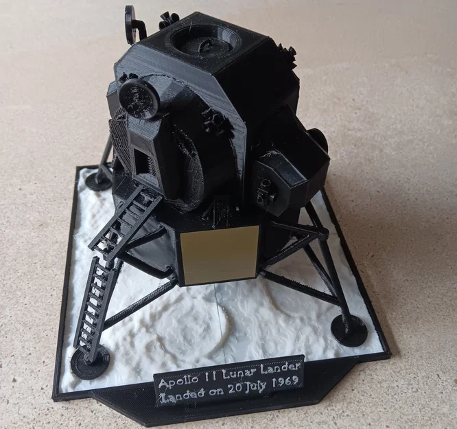 Mô hình tàu đổ bộ mặt trăng Apollo 11 - Image 4