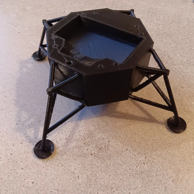 Mô hình tàu đổ bộ mặt trăng Apollo 11 - Image 8