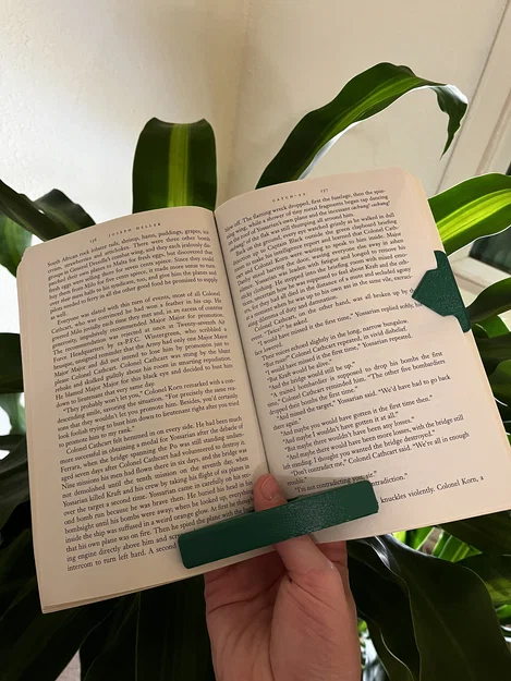 Bộ kẹp giữ trang sách và Bookmark 3D tiện lợi cho mọt sách - Image 1