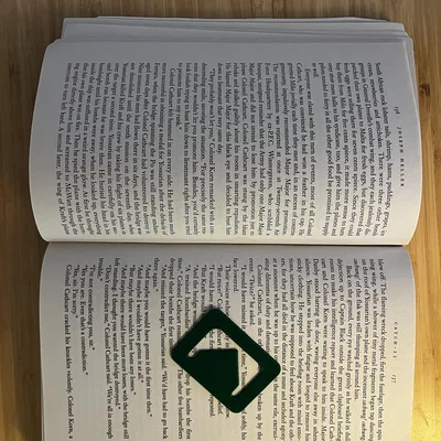 Bộ kẹp giữ trang sách và Bookmark 3D tiện lợi cho mọt sách