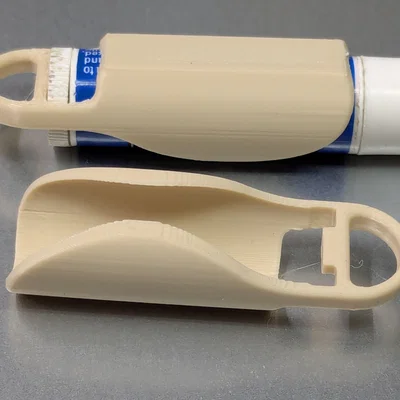 Móc khóa treo son dưỡng Chapstick