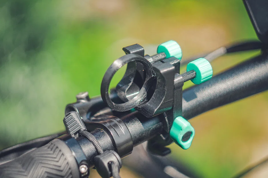 Giá đỡ / Ngàm gắn đèn pin cho xe đạp V2 - Image 1