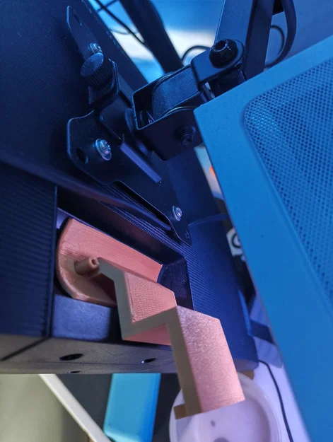 Giá treo loa Logitech Z407 gắn màn hình Samsung tiện lợi - Image 3