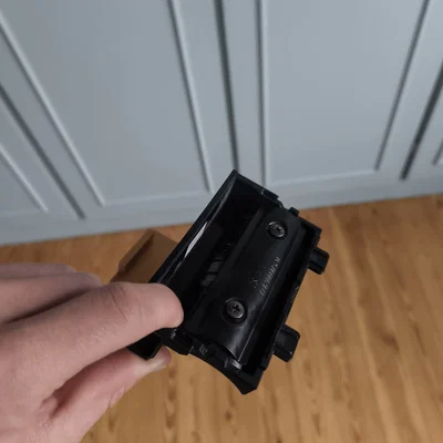 Giá treo loa Logitech Z407 gắn màn hình Samsung tiện lợi