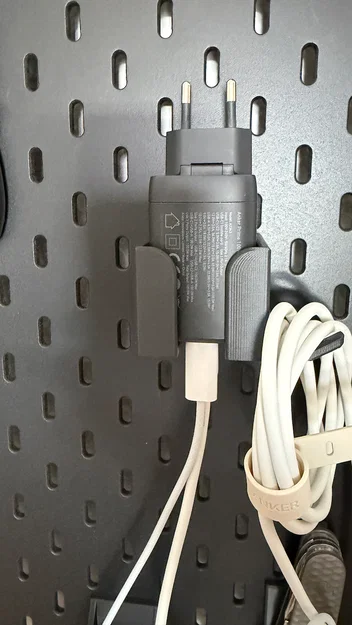 Giá đỡ Skadis cho củ sạc Anker Prime 100W GaN USB-C 3 cổng - Image 1