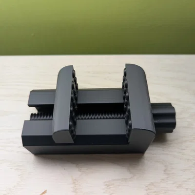 Mô hình ê-tô kẹp mini Simple Vice - Công cụ DIY tiện lợi