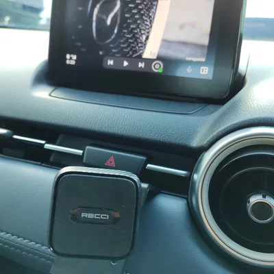 Đế giữ điện thoại phong cách Brodit cho Mazda 2 (DJ) 2015+ và CX3