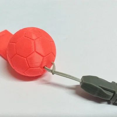 Còi hình trái bóng đá