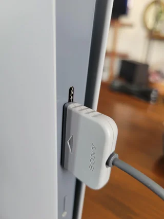 Phụ kiện nắp đậy cổng kết nối cho máy PS5 30th Anniversary - Image 1