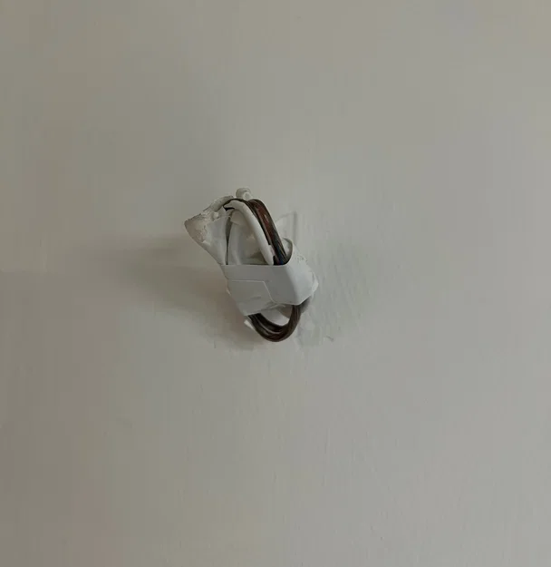 Hộp gắn tường che dây điện gọn gàng - Image 2