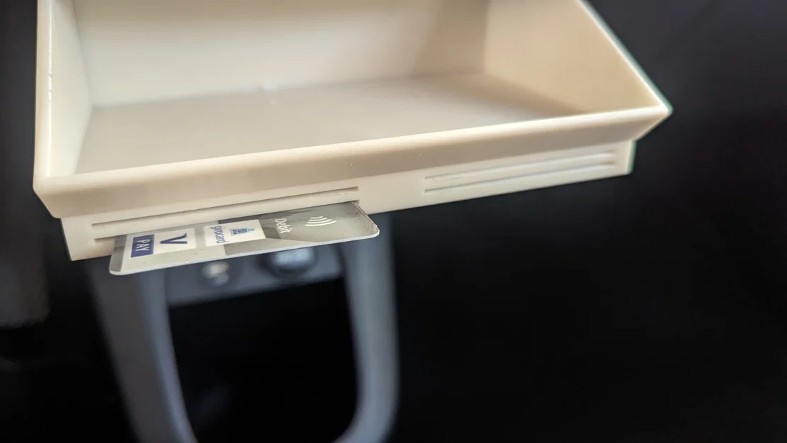 Khay để đồ dưới táp-lô Hyundai Ioniq 5 kèm khe cắm thẻ - Image 2