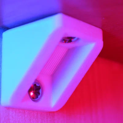 Ke đỡ kệ 3D – Giải pháp gia cố kệ gỗ chắc chắn tại nhà
