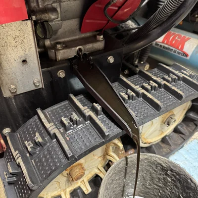 Ống dẫn xả nhớt cho máy thổi tuyết Honda