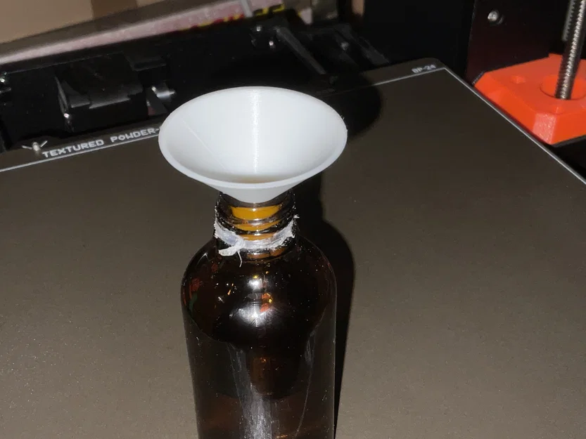 Phễu mini cho chai dung dịch nhỏ tương thích Gridfinity - Image 1