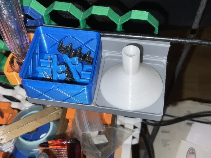 Phễu mini cho chai dung dịch nhỏ tương thích Gridfinity - Image 2