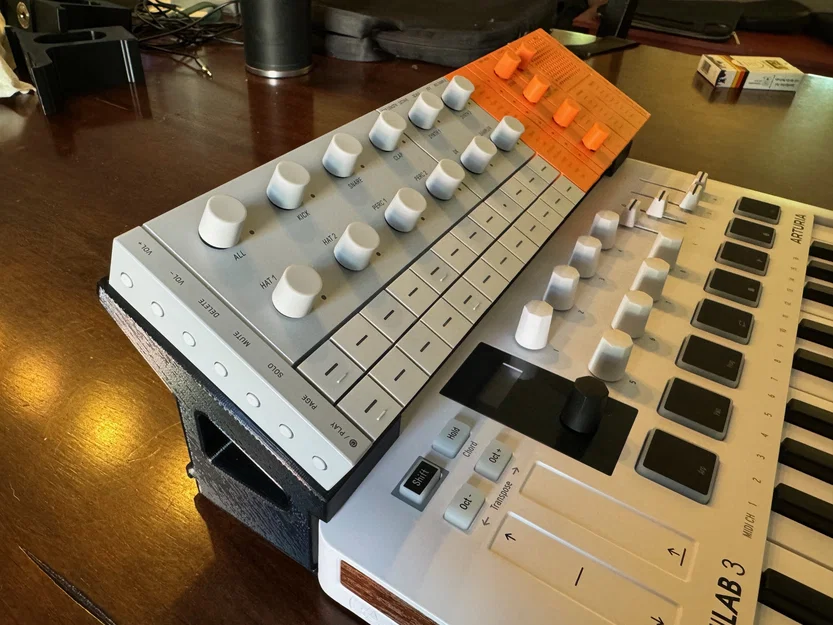 Giá đỡ Yamaha SEQtrak cho Arturia Minilab (mk2 & mk3) - Image 1