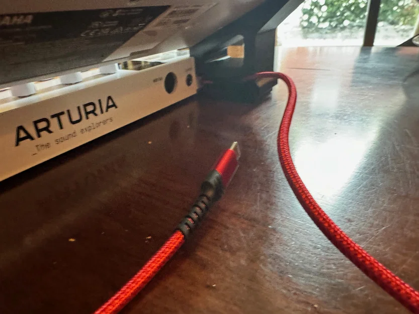 Giá đỡ Yamaha SEQtrak cho Arturia Minilab (mk2 & mk3) - Image 2