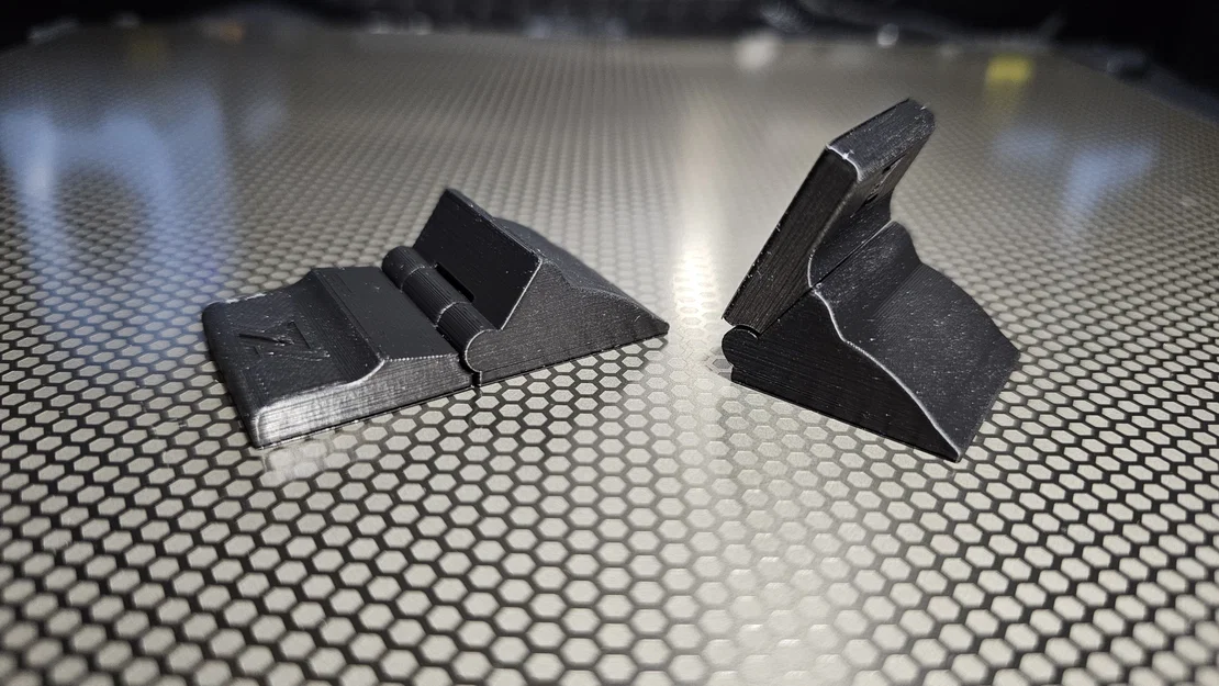 Bản lề tấm kính trên cho khung máy Sovol SV08 - Phiên bản 2 - Image 1