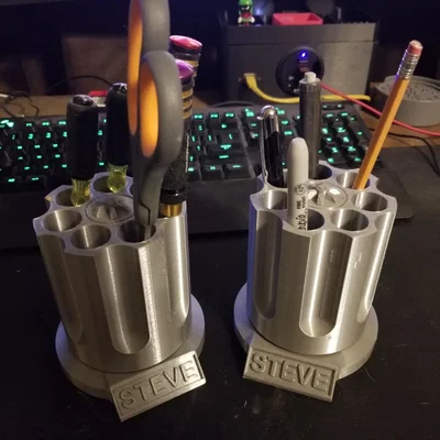 Ống đựng bút xoay hình ổ đạn súng lục (Revolver Pen Holder)