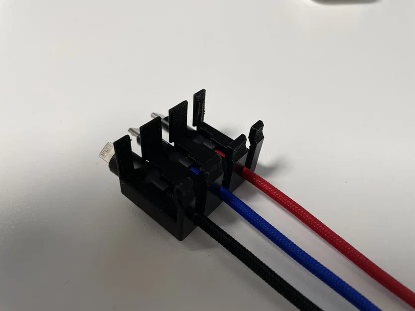 Giá đỡ cáp sạc 3 đầu để bàn - Image 3