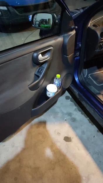 Khay đựng cốc trên cửa xe Opel Corsa C - Phụ kiện in 3D tiện lợi - Image 3