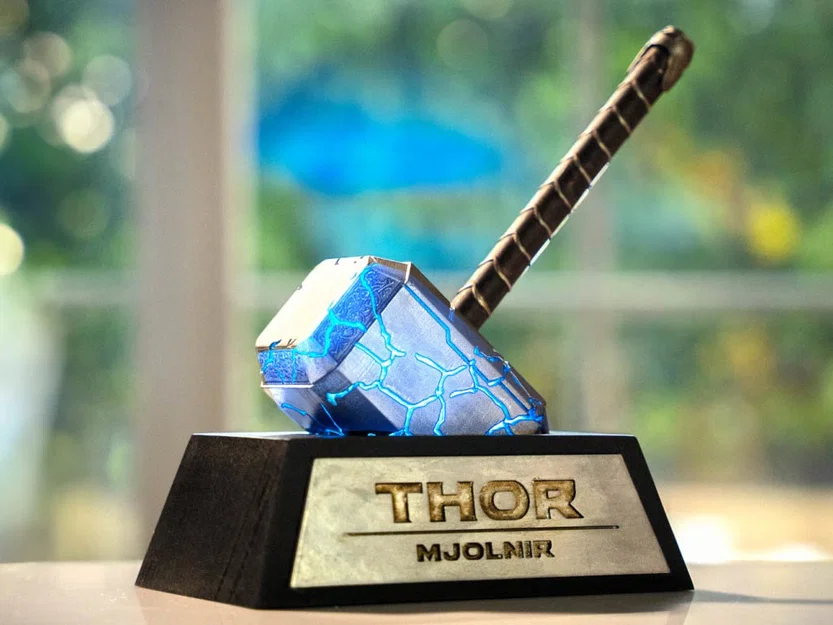 Mô hình Mjolnir nứt phát sáng của Thor - Image 1