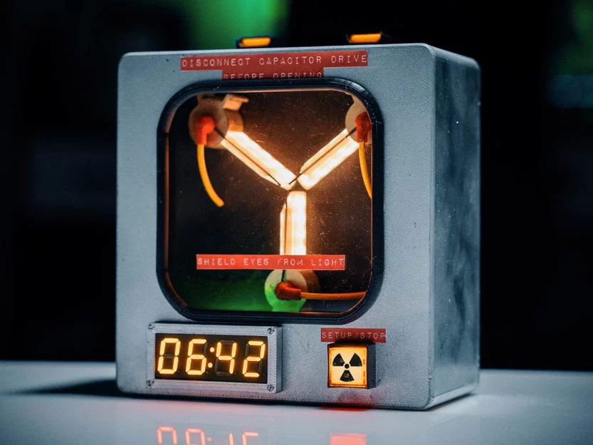 Đồng hồ báo thức Flux Capacitor (Back to the Future) - Image 1