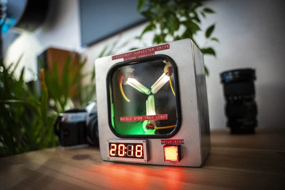 Đồng hồ báo thức Flux Capacitor (Back to the Future) - Image 5