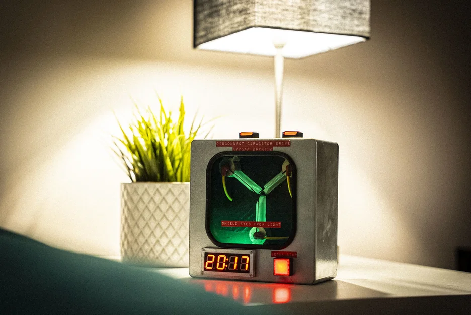Đồng hồ báo thức Flux Capacitor (Back to the Future) - Image 6