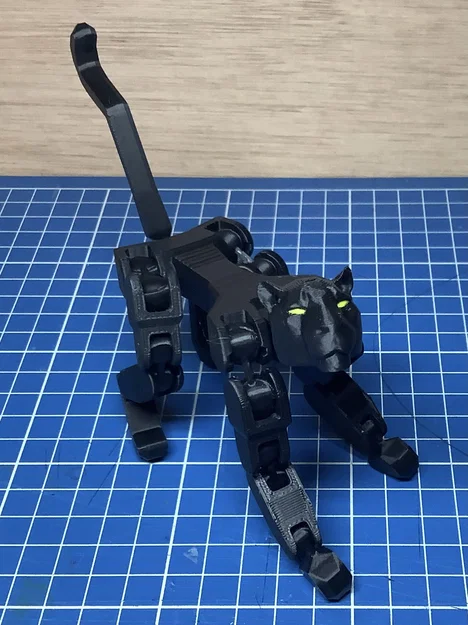 Black Panther - Mô hình in liền khối (print-in-place) có thể tạo dáng linh hoạt - Image 2