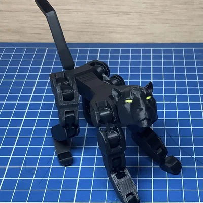 Black Panther - Mô hình in liền khối (print-in-place) có thể tạo dáng linh hoạt