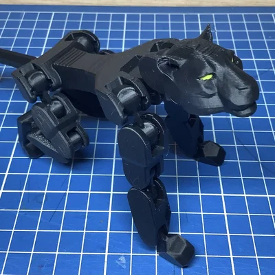 Black Panther - Mô hình in liền khối (print-in-place) có thể tạo dáng linh hoạt