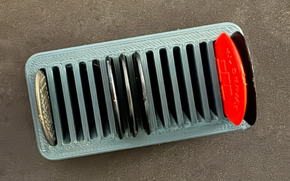 Khay đựng phím gảy đàn Guitar (Guitar Pick Case) in 3D tiện lợi - Image 2