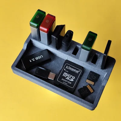 Khay đựng USB và phụ kiện nhỏ gọn cho bàn làm việc (Tray with USB Storage)