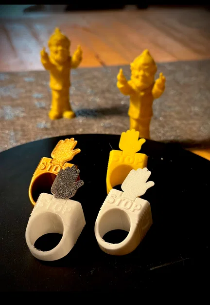 Nhẫn ngón tay giữa "anti-weapon" độc đáo - Image 2