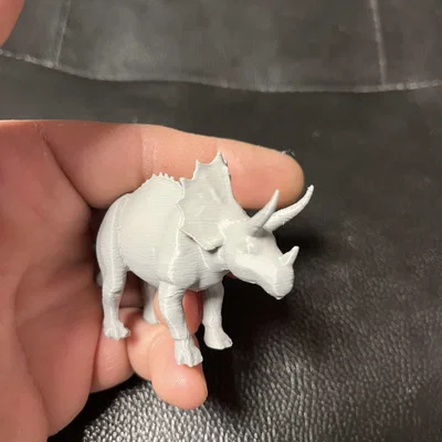 Mô hình khủng long Triceratops