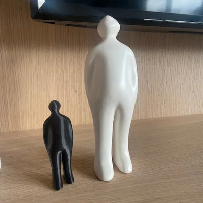 Tượng trang trí Visitor phong cách tối giản cho không gian sống