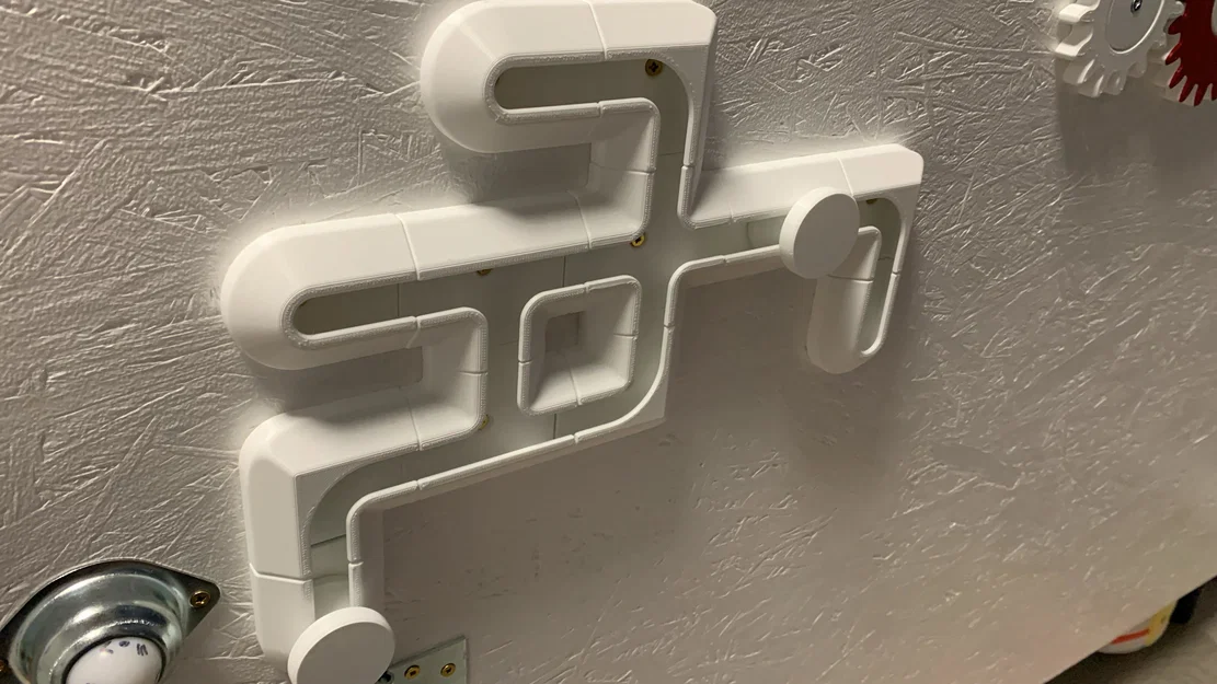 Mô hình mê cung Busy Board Labyrinth cho bé tự chơi tại nhà - Image 1