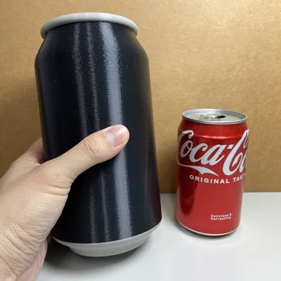 Đạo cụ lon nước ngọt khổng lồ