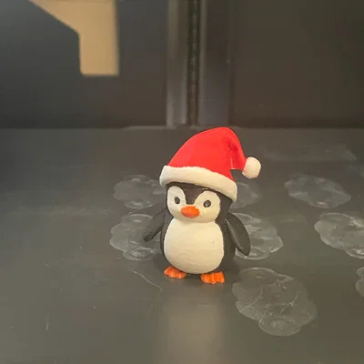 Mô hình chim cánh cụt đội mũ Noel trang trí Giáng sinh cực đáng yêu