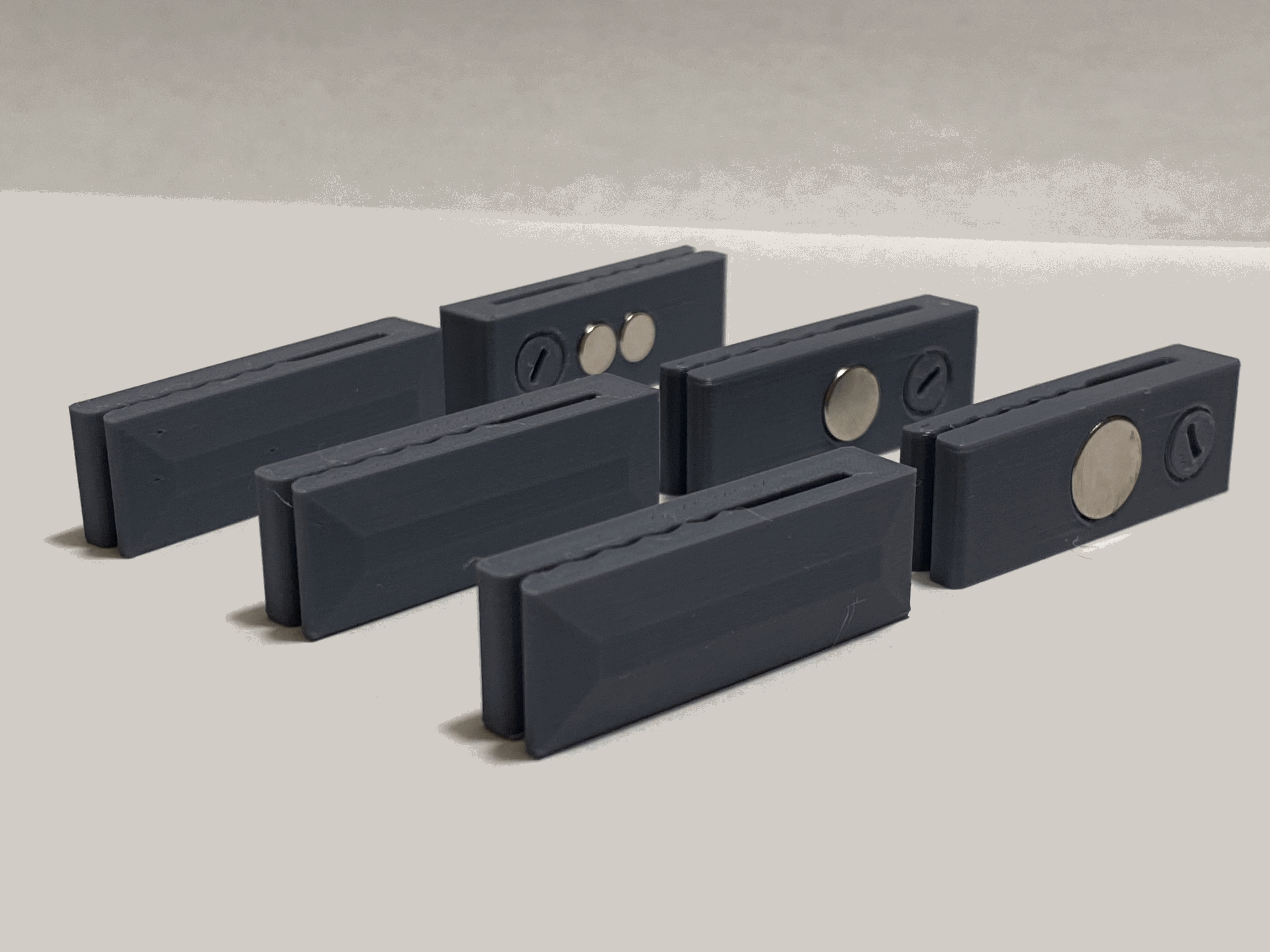 Kẹp rèm nam châm chống hở sáng (Magnetic curtain clips) in 3D - Image 1