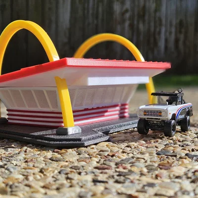 Mô hình cửa hàng McDonalds cổ điển tỉ lệ 1:64 cho dân chơi mô hình